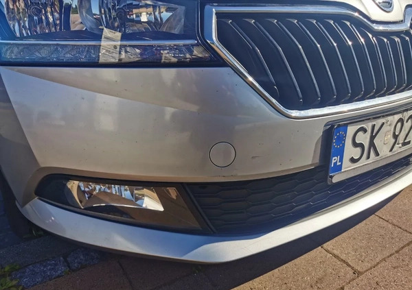 Skoda Fabia cena 27000 przebieg: 242800, rok produkcji 2019 z Katowice małe 154